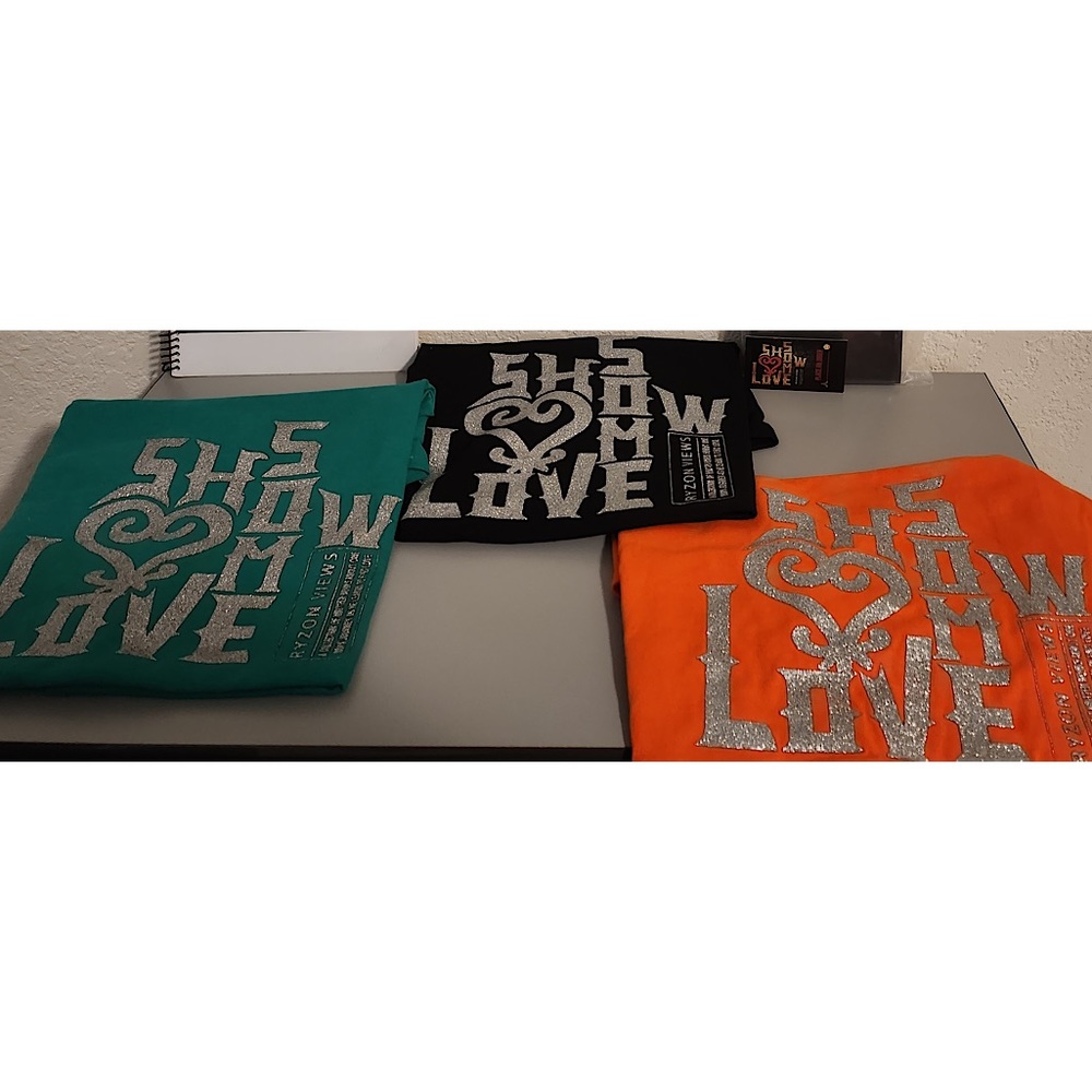 New Glitter bomb 💣 Showsomelove shirts 👕